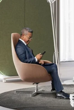 Poltrona modello Truka lounge girevole oscillante Las mobili ad un prezzo conveniente