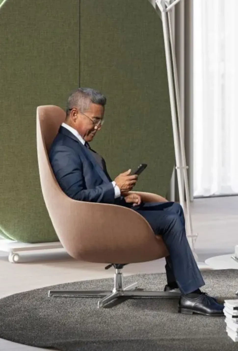 Poltrona modello Truka lounge girevole oscillante Las mobili ad un prezzo conveniente