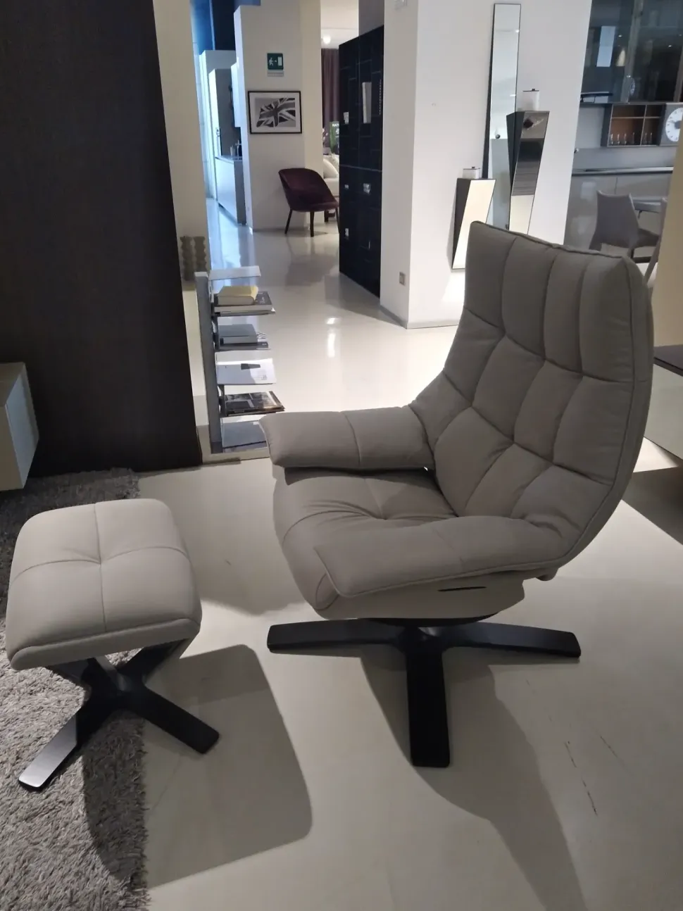 Poltrona relax Con poggiapiedi Re-vive quilted queen Natuzzi a prezzo Outlet