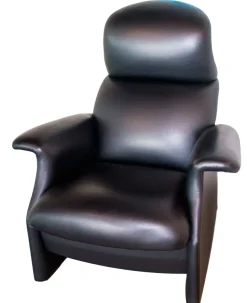 Poltrona Simon mod. Viscontea in Pelle con poggiatesta -38%