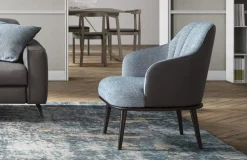Poltroncina Aaron. Seduta fissa e design moderno. Mottes selection a prezzi outlet.