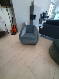 Poltroncina in stile design modello Arnold  Dema a prezzo ribassato