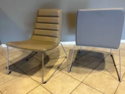 Poltroncina Lovely Colico in Pelle, ideale per l'architetto. Prezzo Outlet.