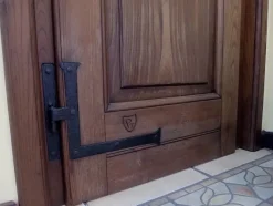 Porta a fodrina  a prezzo ribassato 66% in legno