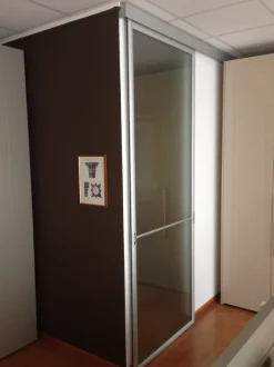 Porta a vetro unico  moderna Movi con forte sconto