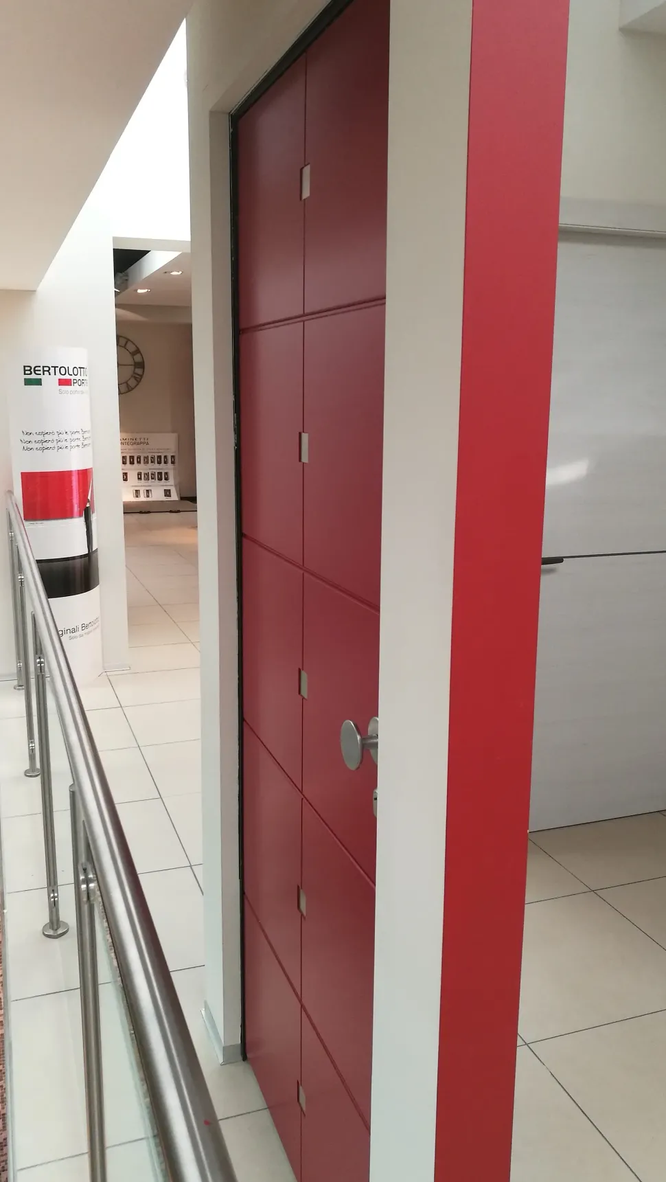 Porta liscia moderna Gardesa a prezzo ribassato 30%