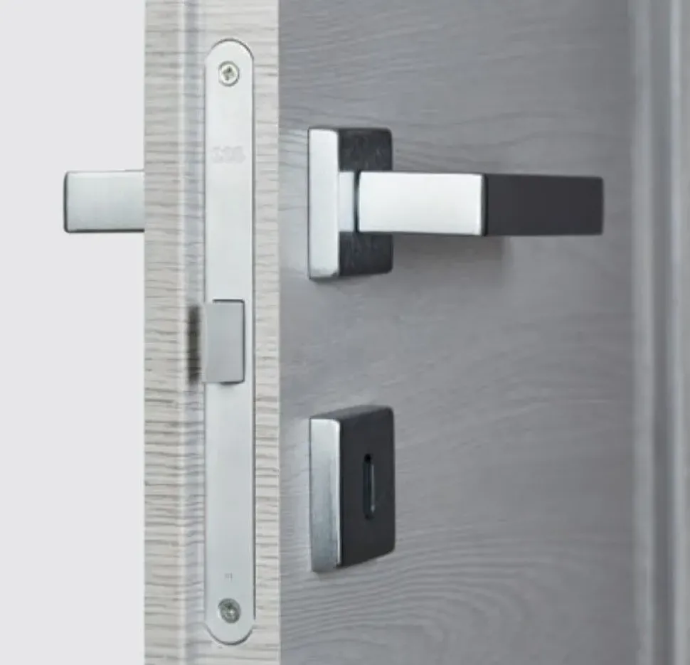 Porta moderna Collezione esclusiva Rever plus SCONTATA