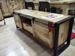 Porta tv di Outlet etnico modello Mobile portatv vac industrial  ante scorrevoli a PREZZI OUTLET