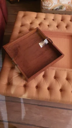 Pouf provenzale modello Camelia con vassoio legno Artigianale a prezzo scontato