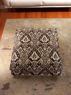 Pouf senza letto Modello pralin Calia a prezzi convenienti