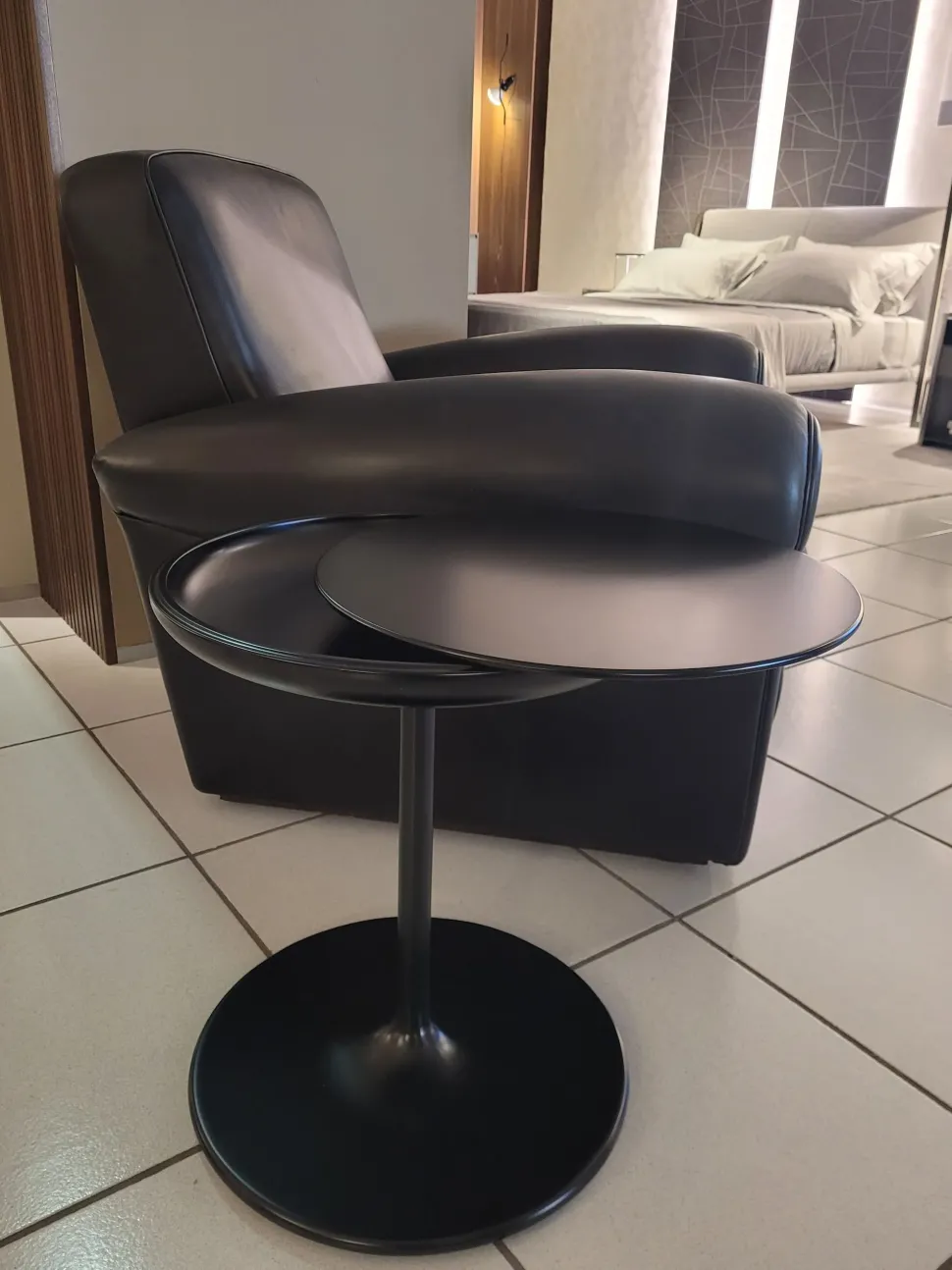 Prezzi ribassati per il tavolino design Toi di Zanotta