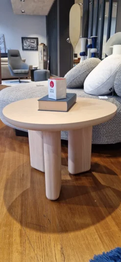 Prezzi ribassati per il tavolino design Caillou wood di Liu jo living