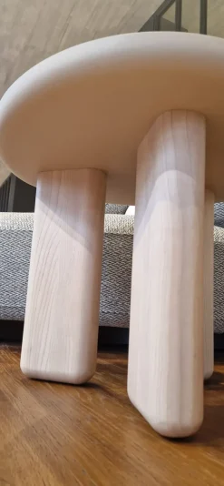 Prezzi ribassati per il tavolino design Caillou wood di Liu jo living