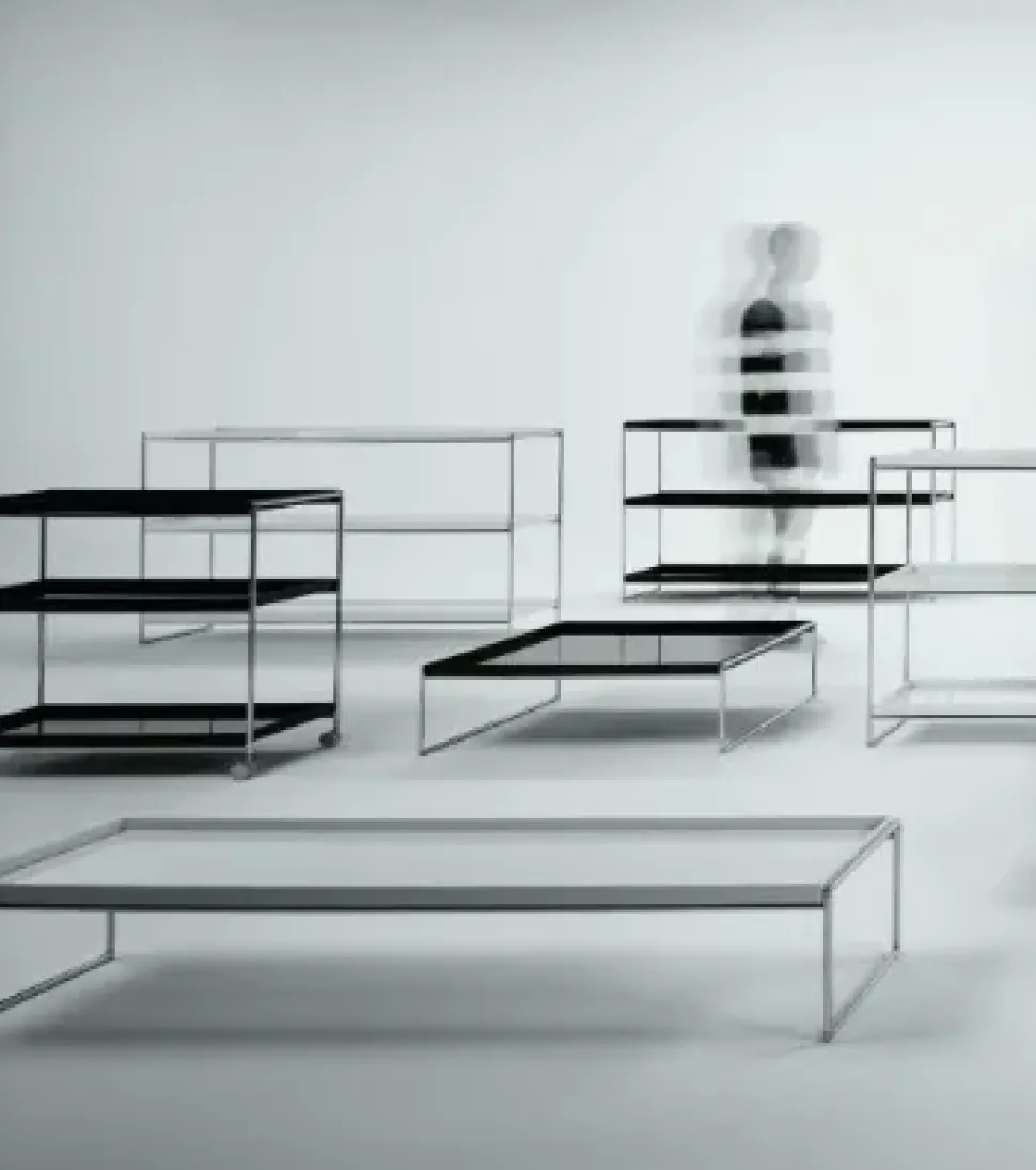 Prezzi ribassati per il tavolino moderno Trays di Kartell