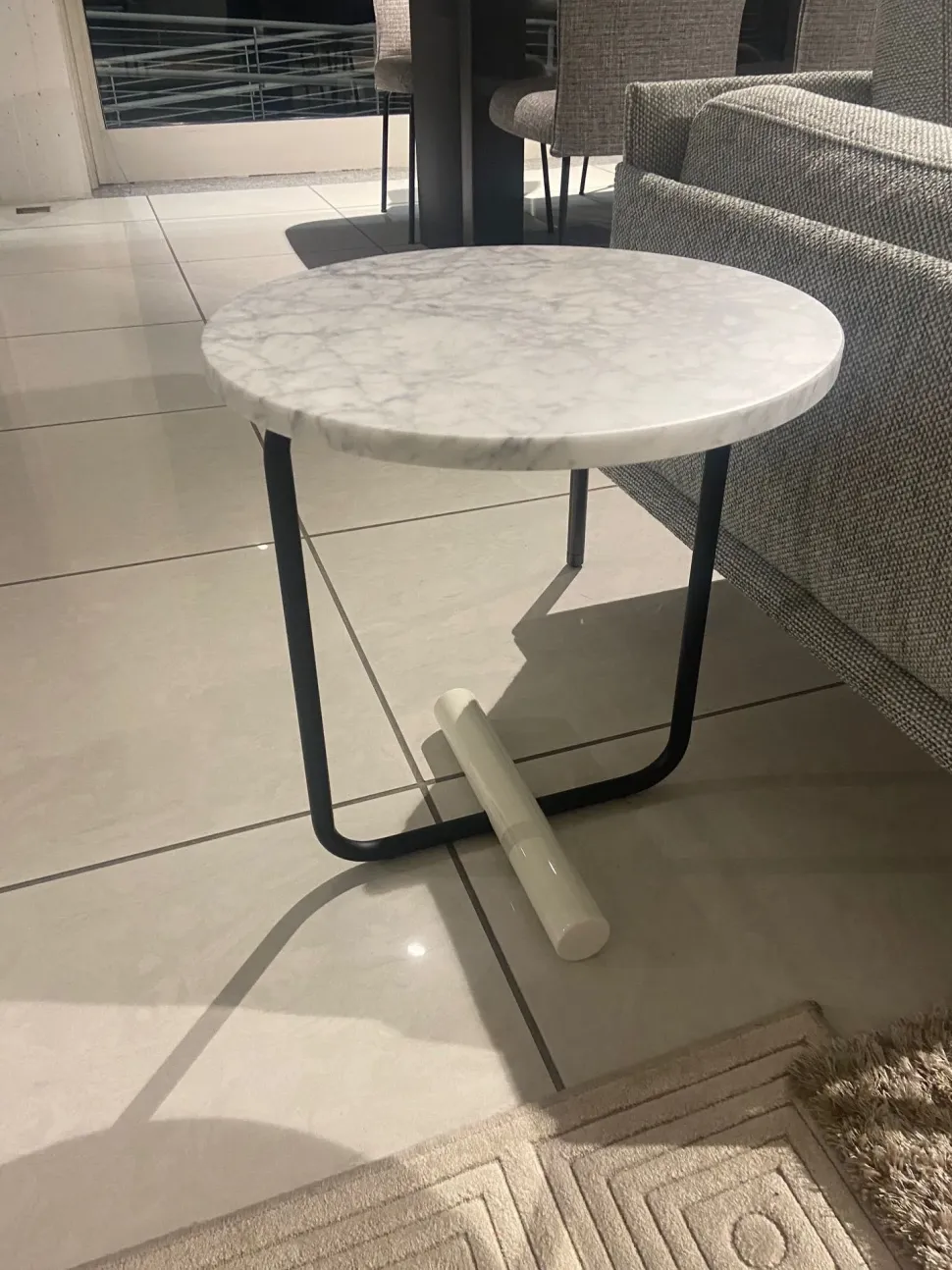 Prezzi ribassati per il tavolino design Toto di Zanotta