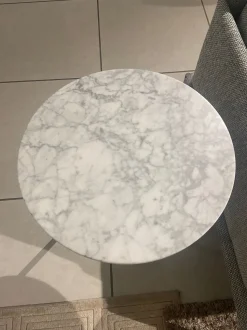 Prezzi ribassati per il tavolino design Toto di Zanotta