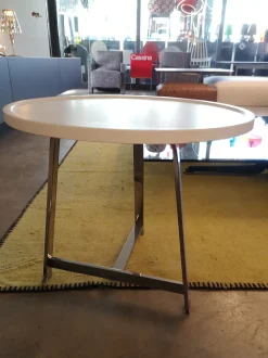 Prezzi ribassati per il tavolino moderno Alex di Flexform