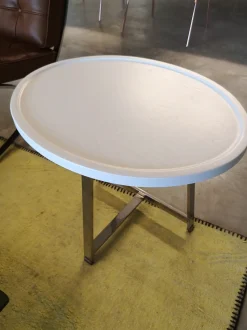 Prezzi ribassati per il tavolino moderno Alex di Flexform