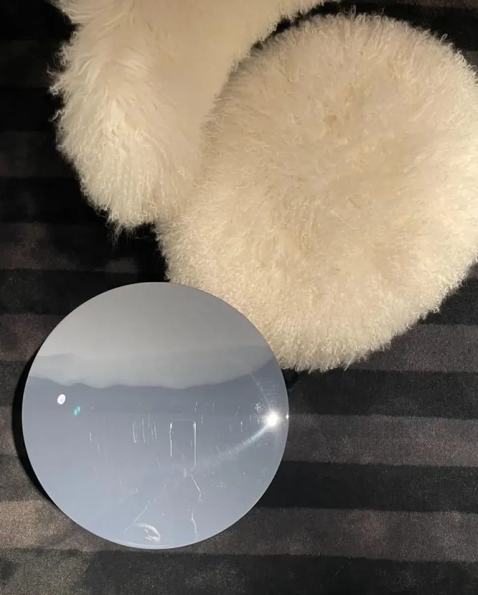 Prezzi ribassati per il tavolino design Liquid di Baxter