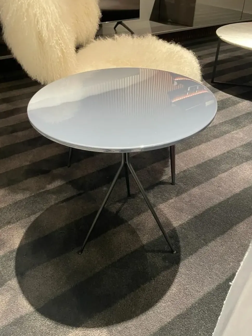 Prezzi ribassati per il tavolino design Liquid di Baxter