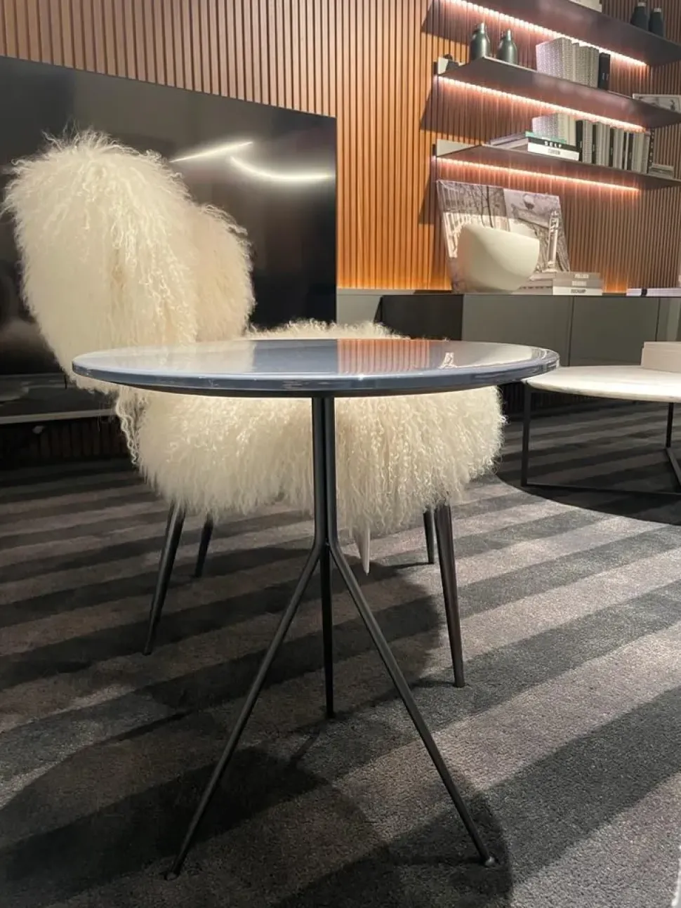 Prezzi ribassati per il tavolino design Liquid di Baxter