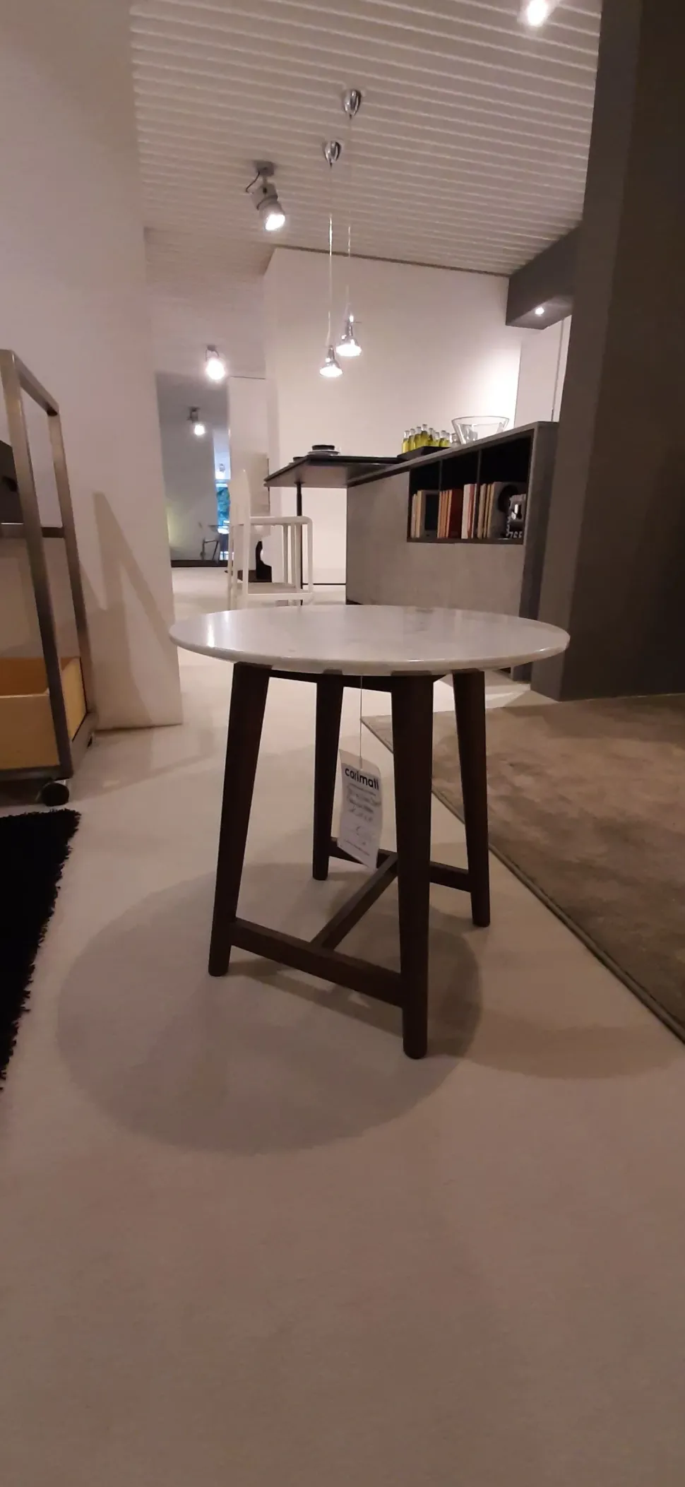 Prezzi ribassati per il tavolino moderno Tomo tondo di Desirèe