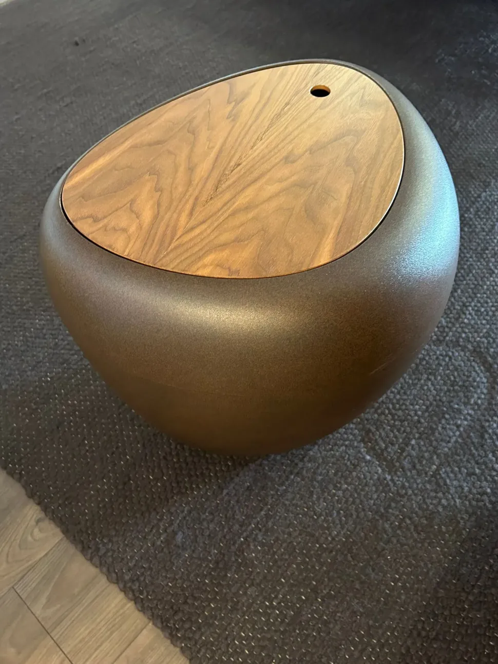 Prezzi ribassati per il tavolino design Ios kos di Tonin casa