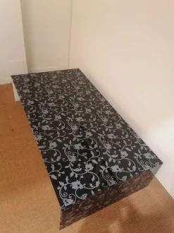 Prezzi ribassati per il tavolino design Bridge di Glas italia