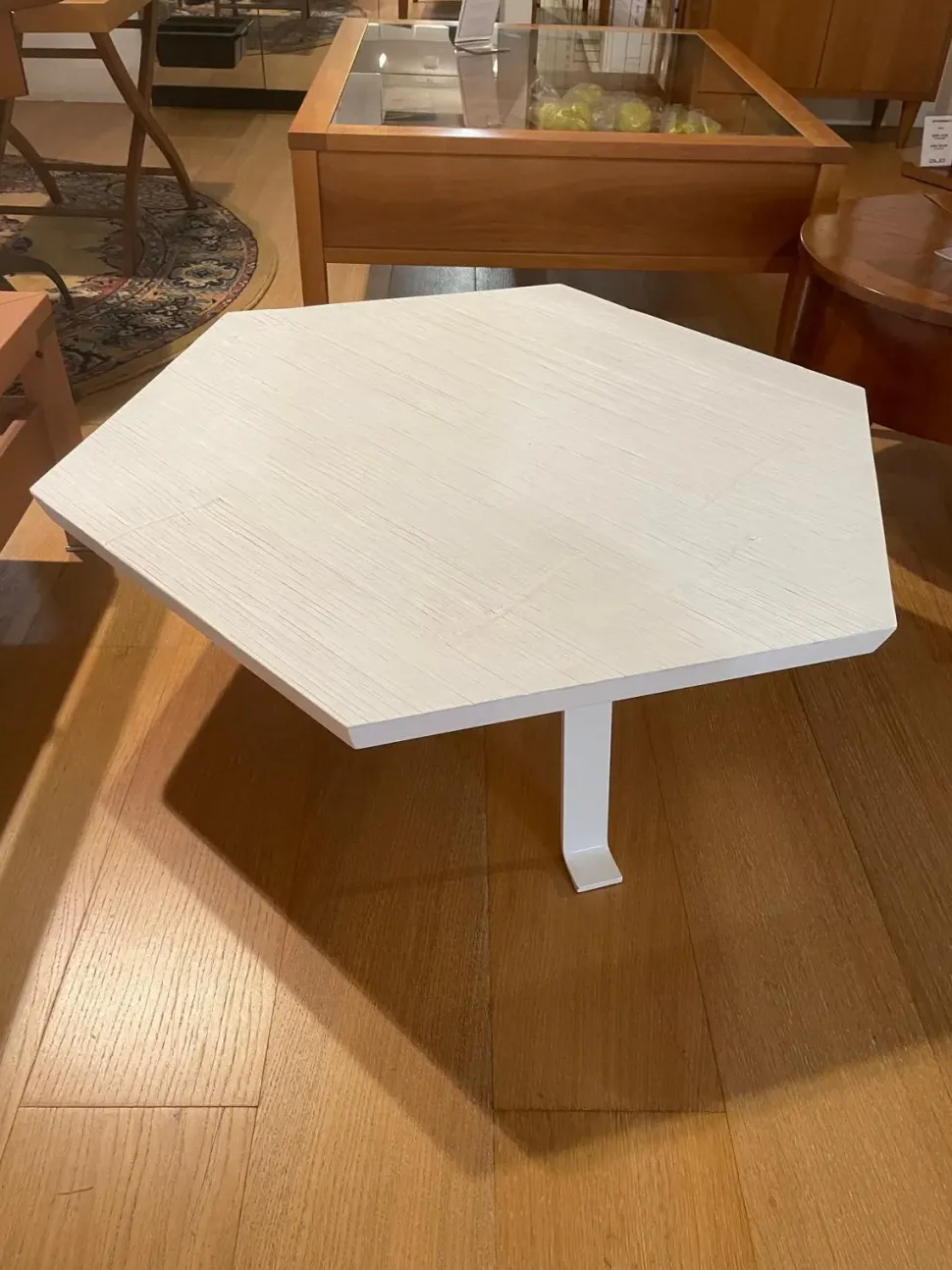 Prezzi ribassati per il tavolino design Sweet 46 di Gervasoni