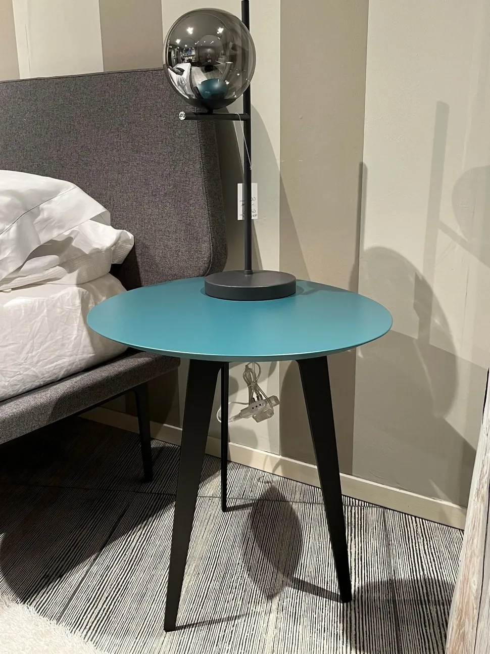 Prezzi ribassati per il tavolino design Flower di Lema