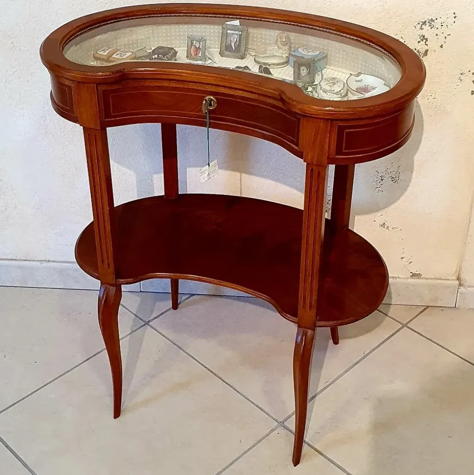 Prezzi ribassati per il tavolino classico Bacheca in mogano di Artigianale