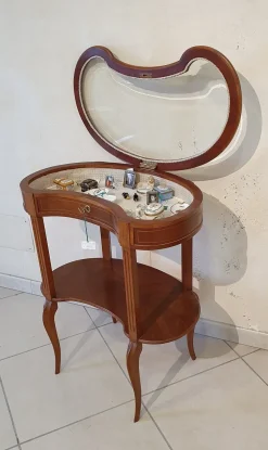 Prezzi ribassati per il tavolino classico Bacheca in mogano di Artigianale