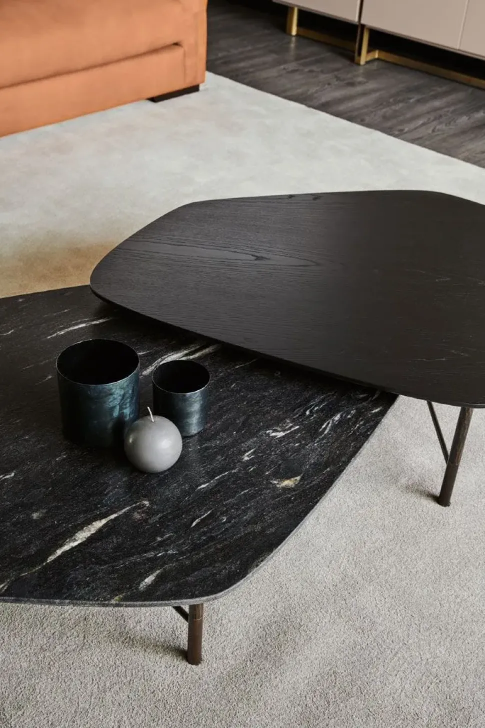 Prezzi ribassati per il tavolino design Shanghai di Cantori