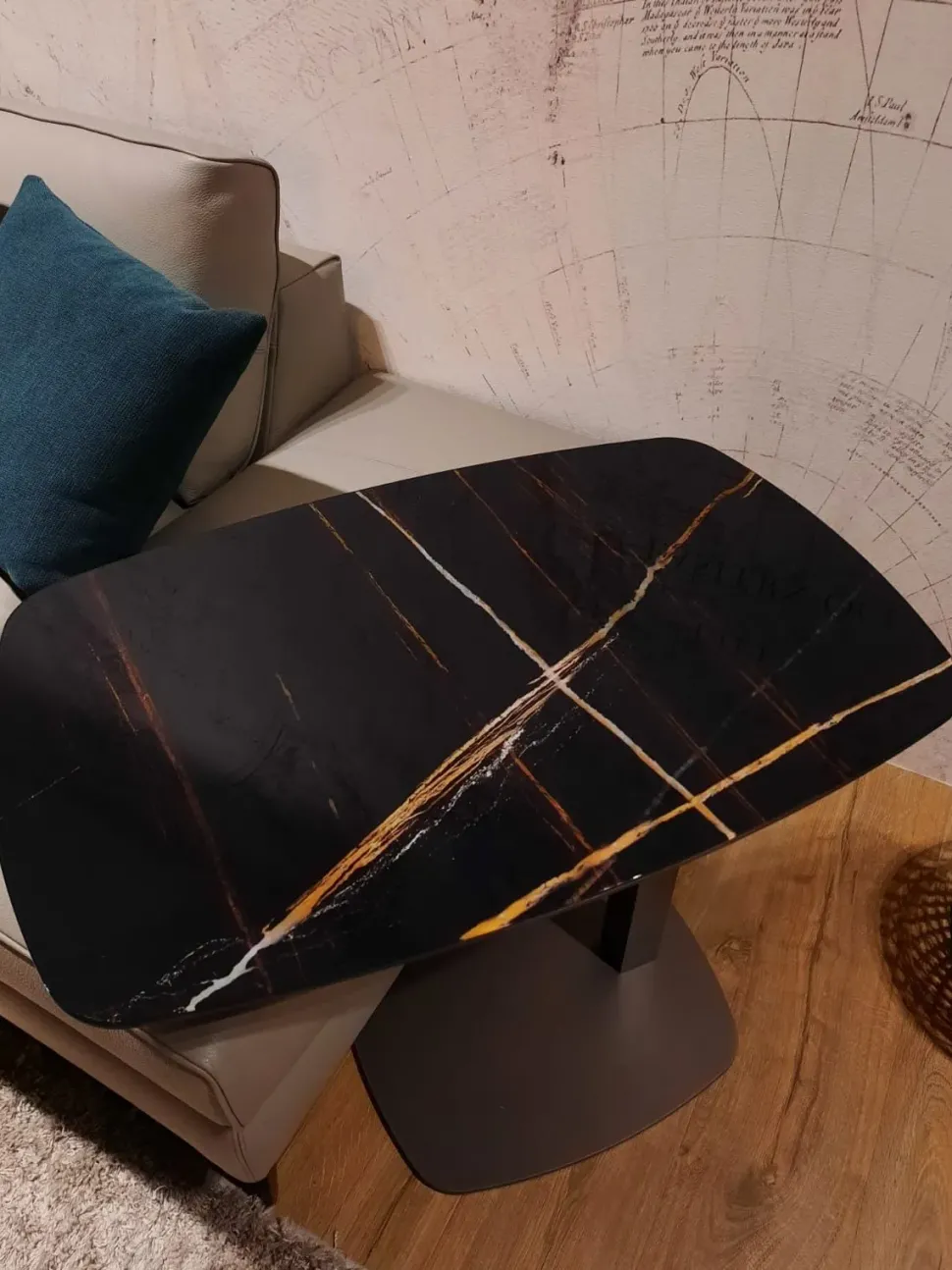 Prezzi ribassati per il tavolino design Servus di Easyline