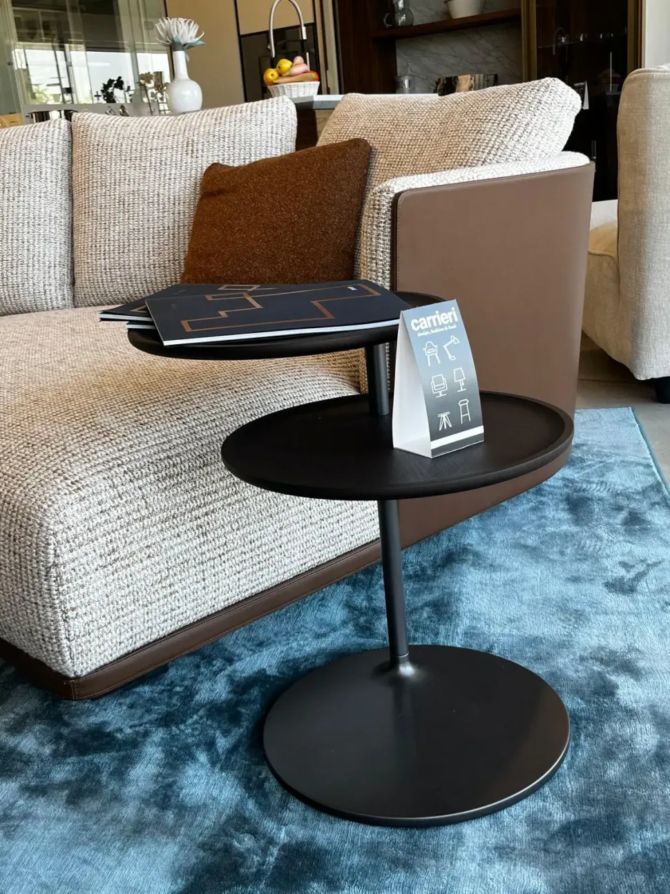 Prezzi ribassati per il tavolino design Vicino di Molteni & c