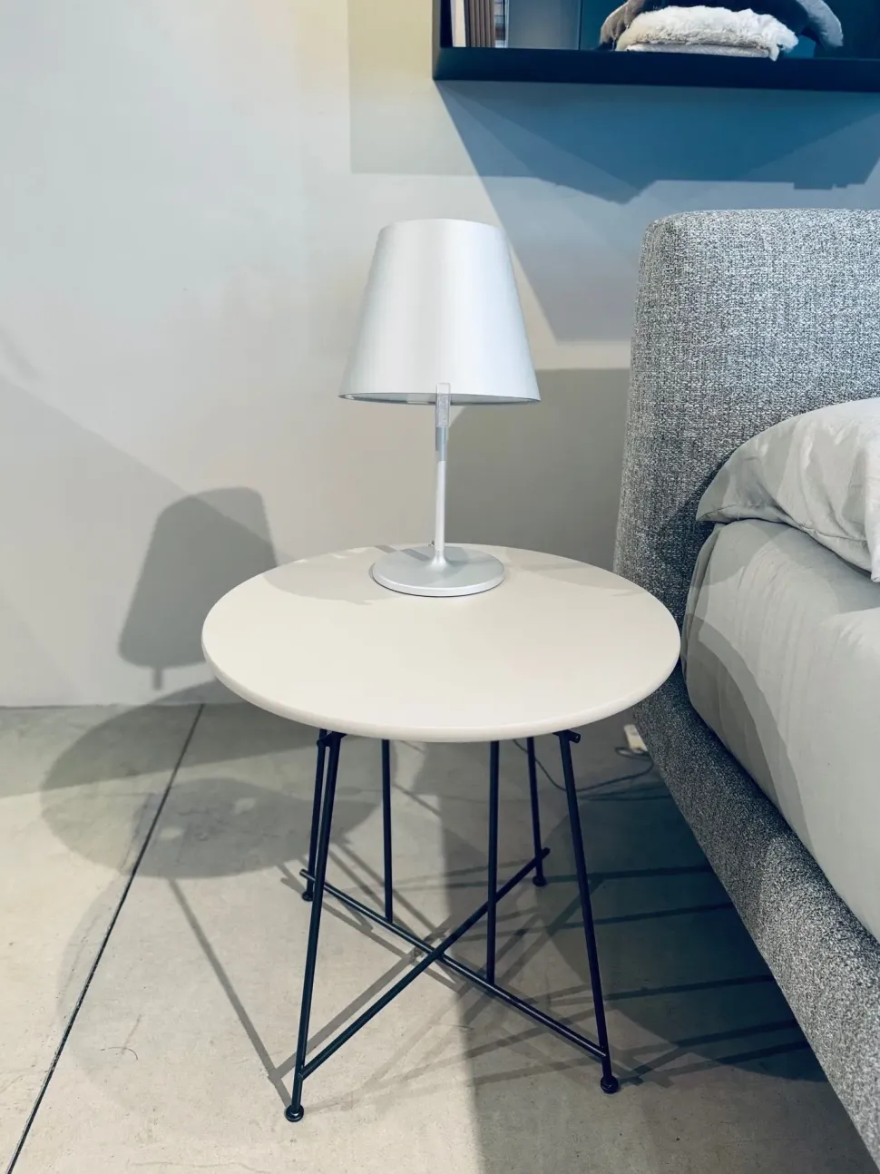 Prezzi ribassati per il tavolino design Mr. zheng di Lema