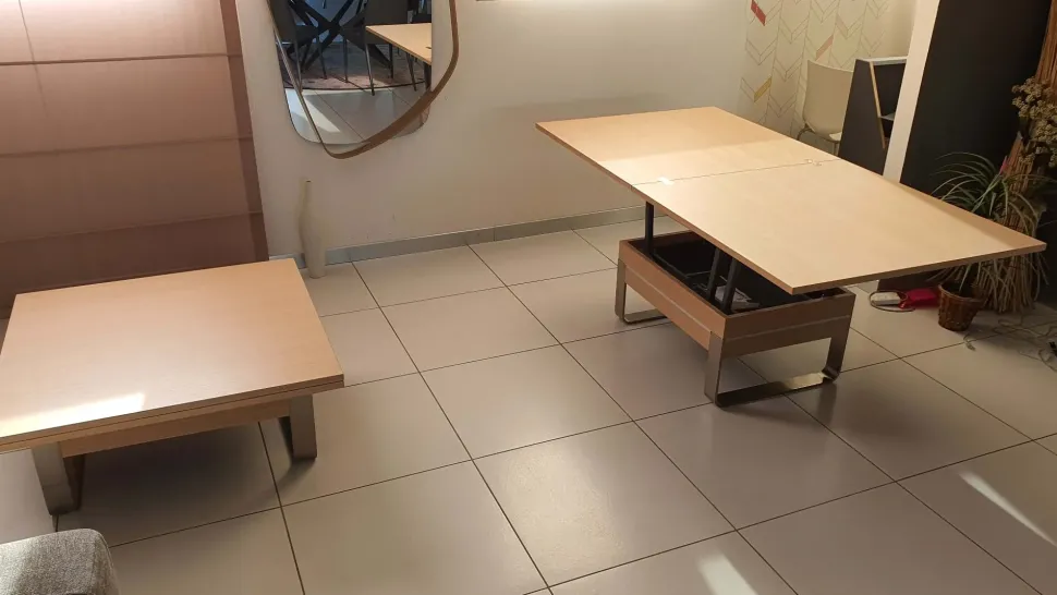 Prezzi ribassati per il tavolino moderno Joge di Ozzio