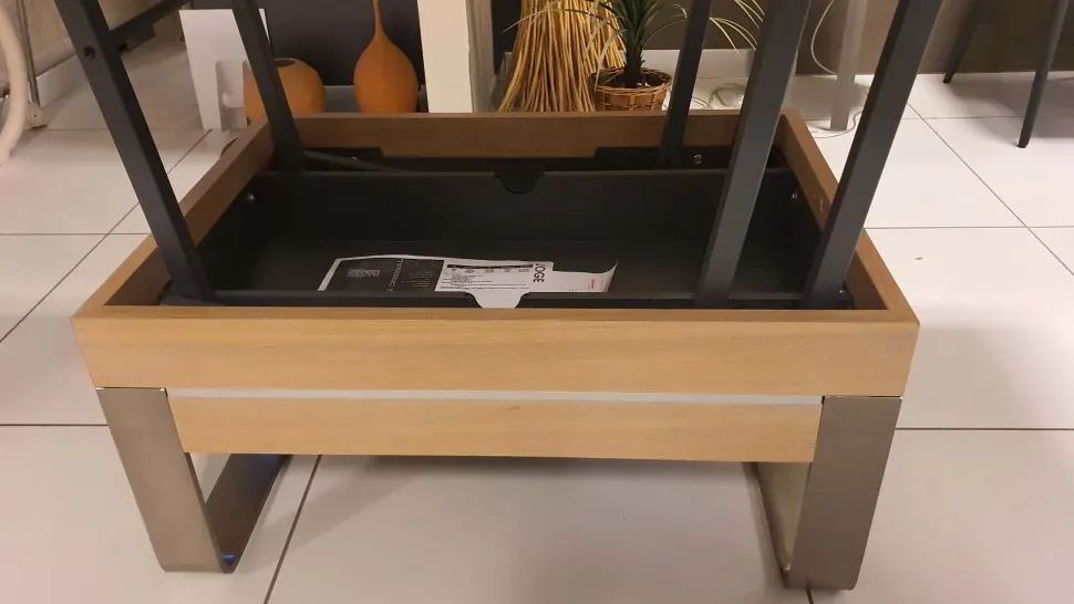 Prezzi ribassati per il tavolino moderno Joge di Ozzio