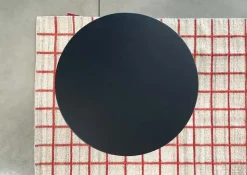 Prezzi ribassati per il tavolino design Bob di Poltrona frau