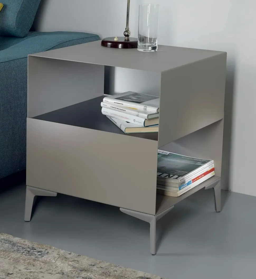 Prezzi ribassati per il tavolino moderno Cube di Pezzani