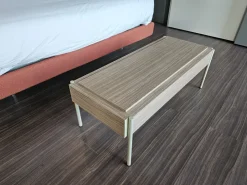 Prezzi ribassati per il tavolino moderno Panca di Adok