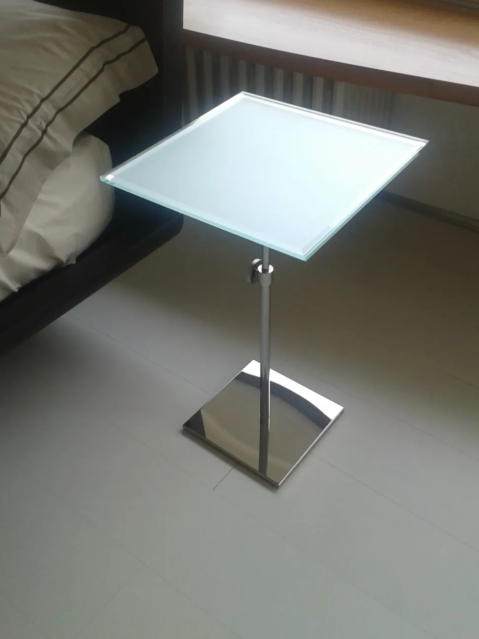 Prezzi ribassati per il tavolino moderno Up di Cattelan italia