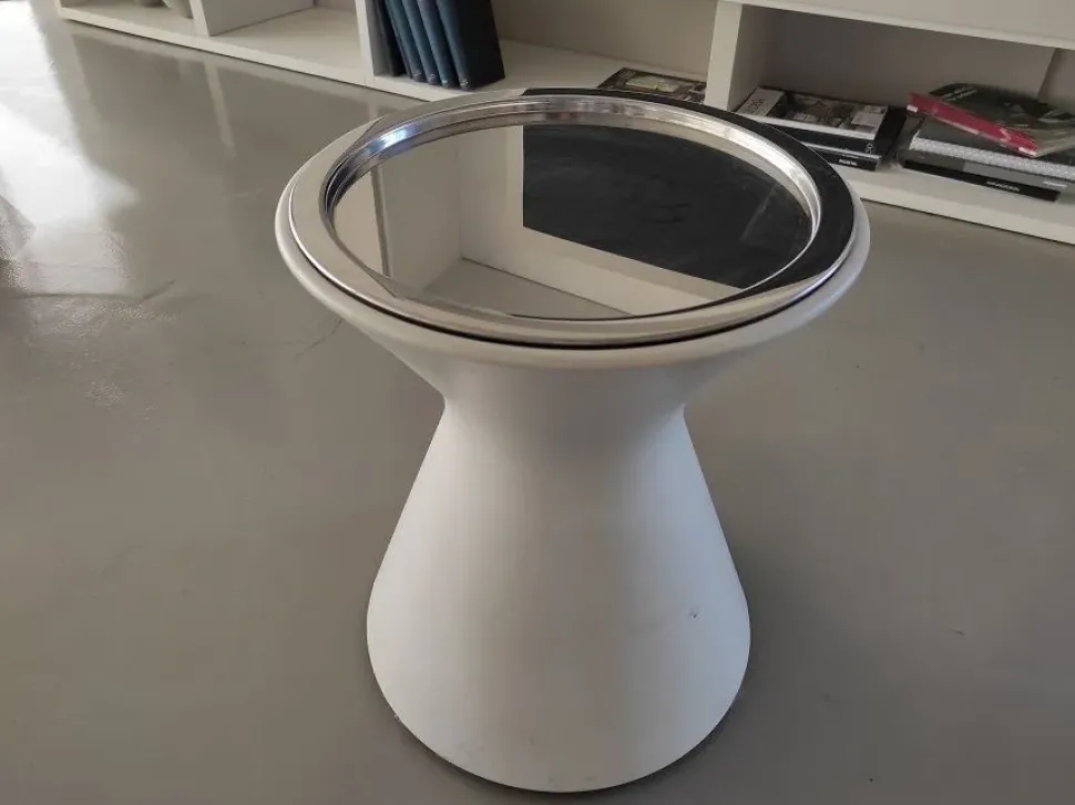 Prezzi ribassati per il tavolino design Buddy di Molteni & c