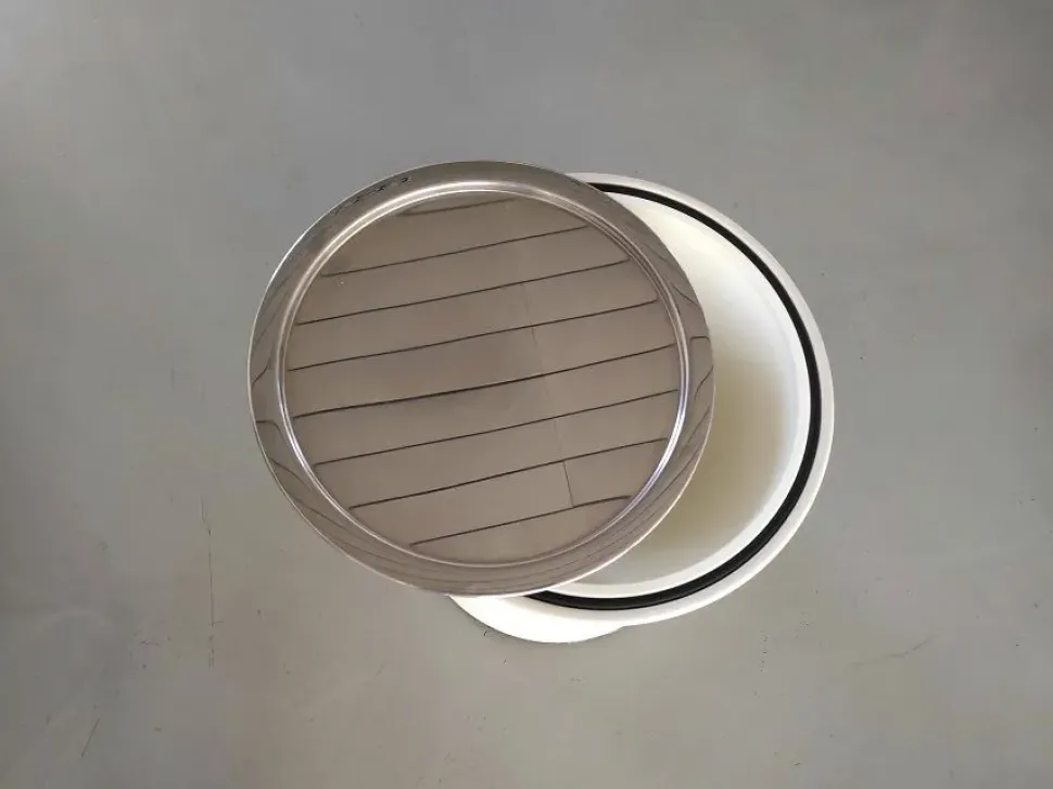 Prezzi ribassati per il tavolino design Buddy di Molteni & c