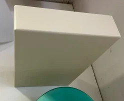 Progetta l'interno con la lampada da parete Fort Knox Flos, sconto esclusivo!