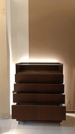 Progettista interni: scopri il comodino Sangiacomo Mod Cabaret in legno a prezzo scontato!