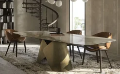 Progettista interni: Tavolo Scott Keramik Cattelan Italia a 4400€.