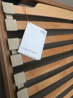 Rete letto a prezzi convenienti modello Vespero di Poltrona frau