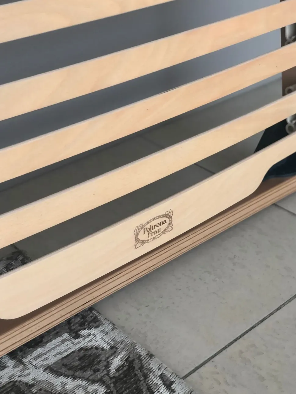 Rete letto a prezzi convenienti modello Vespero di Poltrona frau