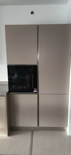 Richiedi il prezzo: cucina rovere moro moderna Colombini artec lungomare man up78 di Colombini casa scontata